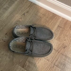 Hey Dude Size 8 Women’s Silver Glitter
